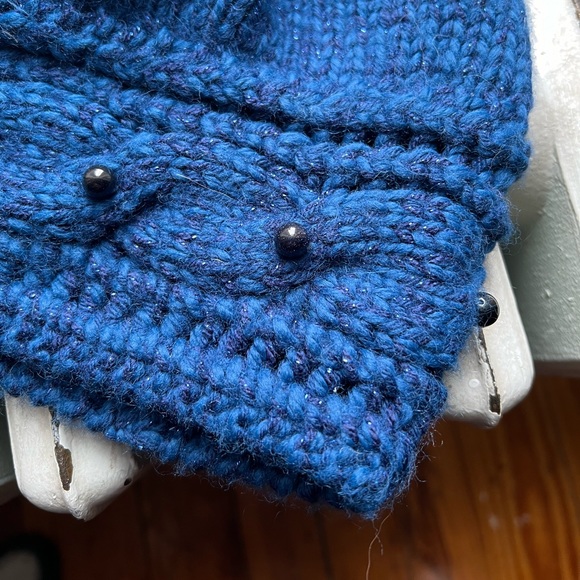 NWOT Blue Sparkly knitted winter hat - Picture 2 of 4